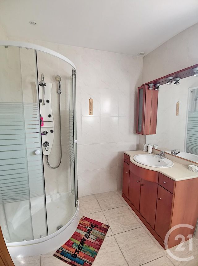 maison à louer - 5 pièces - 153.0 m2 - MONTESQUIEU DES ALBERES - 66 - LANGUEDOC-ROUSSILLON - Century 21 Côte Catalane Immobilier maison à louer - 5 pièces - 153.0 m2 - MONTESQUIEU DES ALBERES - 66 - LANGUEDOC-ROUSSILLON - Century 21 Côte Catalane Immobilier