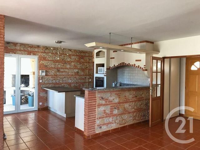 maison à louer - 5 pièces - 153.0 m2 - MONTESQUIEU DES ALBERES - 66 - LANGUEDOC-ROUSSILLON - Century 21 Côte Catalane Immobilier maison à louer - 5 pièces - 153.0 m2 - MONTESQUIEU DES ALBERES - 66 - LANGUEDOC-ROUSSILLON - Century 21 Côte Catalane Immobilier