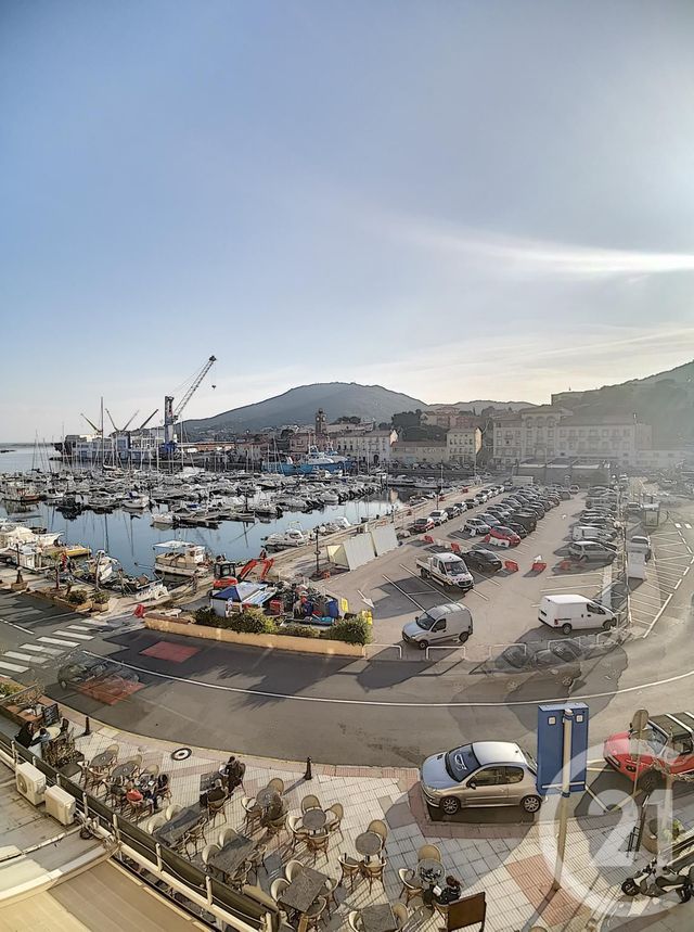 Appartement F4 à vendre - 4 pièces - 84.24 m2 - PORT VENDRES - 66 - LANGUEDOC-ROUSSILLON - Century 21 Côte Catalane Immobilier Appartement F4 à vendre - 4 pièces - 84.24 m2 - PORT VENDRES - 66 - LANGUEDOC-ROUSSILLON - Century 21 Côte Catalane Immobilier