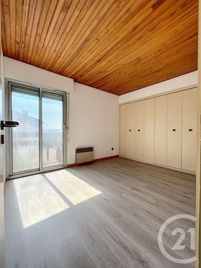 Appartement Duplex à louer - 6 pièces - 117.6 m2 - PERPIGNAN - 66 - LANGUEDOC-ROUSSILLON - Century 21 Côte Catalane Immobilier