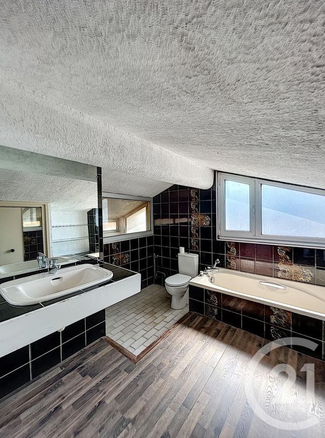 Appartement Duplex à louer - 6 pièces - 117.6 m2 - PERPIGNAN - 66 - LANGUEDOC-ROUSSILLON - Century 21 Côte Catalane Immobilier