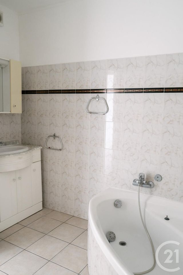 Appartement F3 à louer - 3 pièces - 62.9 m2 - PERPIGNAN - 66 - LANGUEDOC-ROUSSILLON - Century 21 Côte Catalane Immobilier