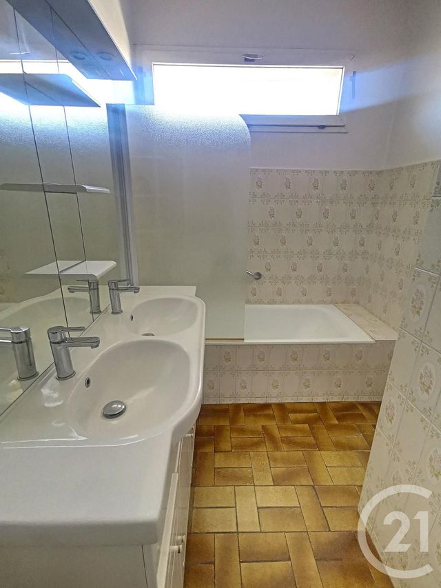 Appartement F3 à louer - 3 pièces - 66.77 m2 - PERPIGNAN - 66 - LANGUEDOC-ROUSSILLON - Century 21 Côte Catalane Immobilier