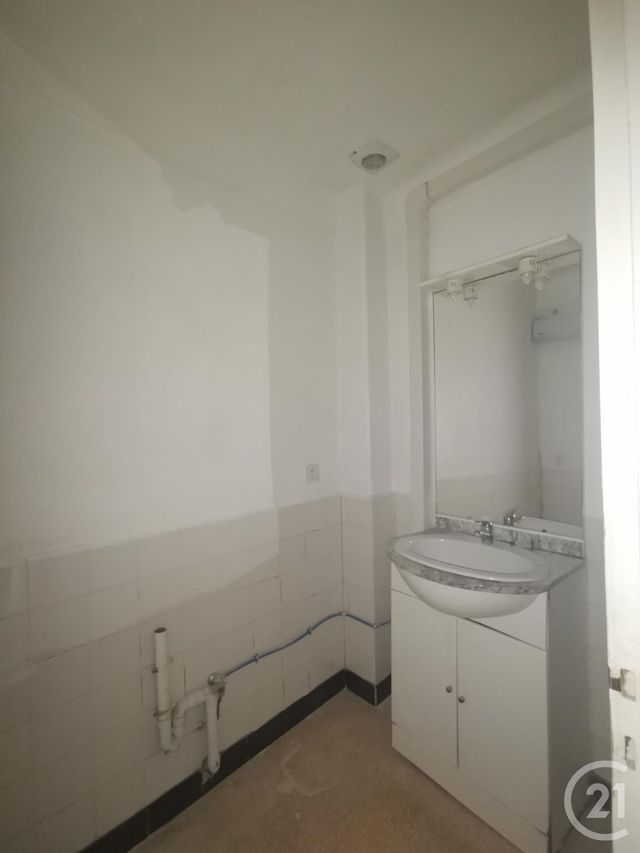 Afficher la photo en grand Appartement F3 à louer - 3 pièces - 73.24 m2 - PALAU DEL VIDRE - 66 - LANGUEDOC-ROUSSILLON - Century 21 Côte Catalane Immobilier