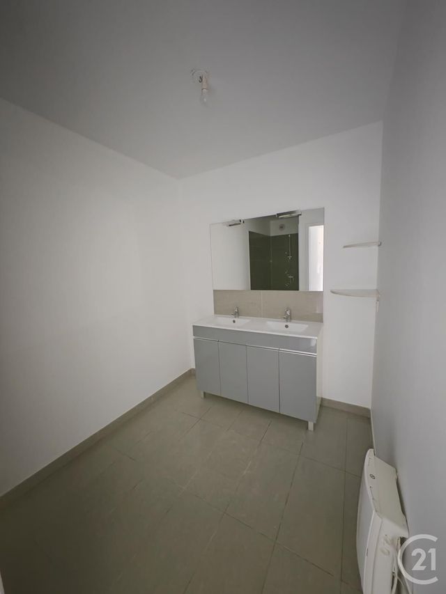 Appartement F4 à louer - 4 pièces - 92.48 m2 - ARGELES SUR MER - 66 - LANGUEDOC-ROUSSILLON - Century 21 Côte Catalane Immobilier