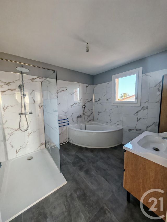 Appartement F4 à louer - 4 pièces - 116.61 m2 - ARGELES SUR MER - 66 - LANGUEDOC-ROUSSILLON - Century 21 Côte Catalane Immobilier