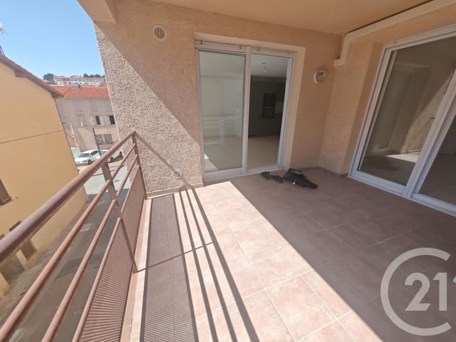 Appartement F3 à louer - 3 pièces - 63.85 m2 - PORT VENDRES - 66 - LANGUEDOC-ROUSSILLON - Century 21 Côte Catalane Immobilier