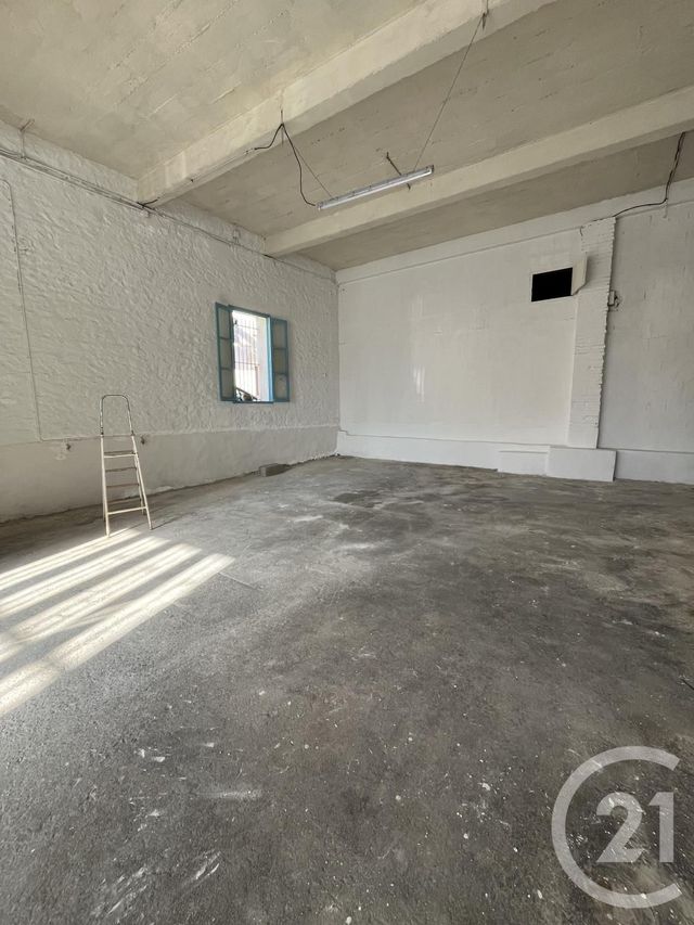 Appartement Atelier d'artiste à louer - 2 pièces - 90.0 m2 - ELNE - 66 - LANGUEDOC-ROUSSILLON - Century 21 Côte Catalane Immobilier