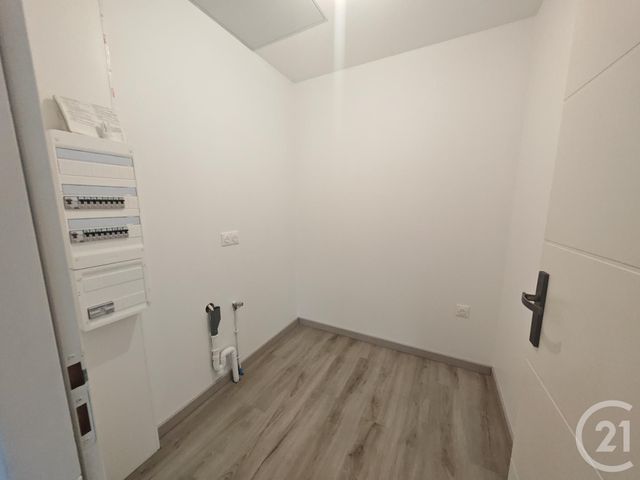 Appartement F3 à louer - 3 pièces - 75.0 m2 - MONTESQUIEU DES ALBERES - 66 - LANGUEDOC-ROUSSILLON - Century 21 Côte Catalane Immobilier